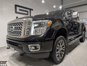 Nissan Titan