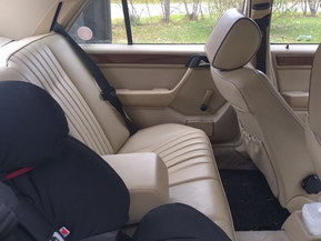 Mercedes-Benz 230