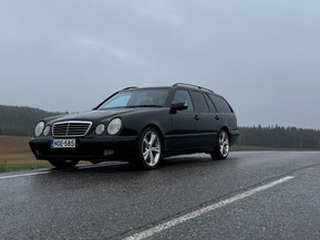 Mercedes-Benz 320