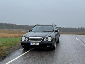 Mercedes-Benz 320