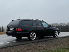 Mercedes-Benz 320