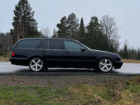 Mercedes-Benz 320