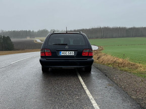 Mercedes-Benz 320