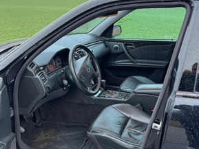 Mercedes-Benz 320