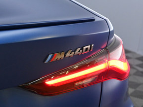 BMW M440i