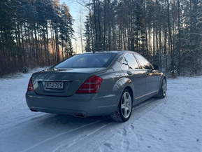 Mercedes-Benz S