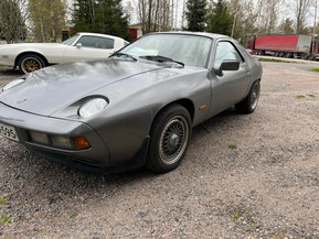 Porsche 928