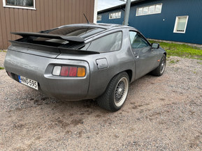 Porsche 928