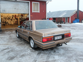 Nissan Laurel