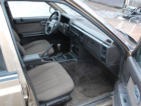 Nissan Laurel