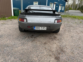 Porsche 928