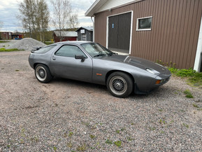 Porsche 928