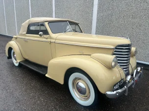 Oldsmobile Coupe