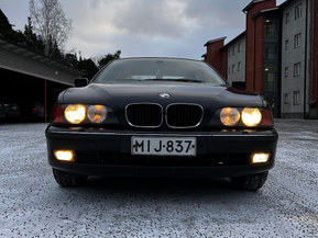 BMW 523