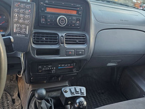 Nissan NP300
