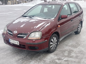 Nissan Almera Tino