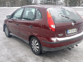 Nissan Almera Tino