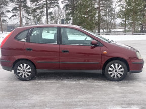 Nissan Almera Tino