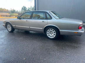 Jaguar XJ8