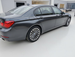 BMW 750