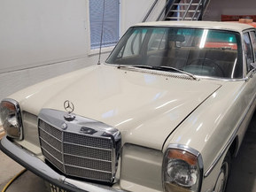 Mercedes-Benz 220