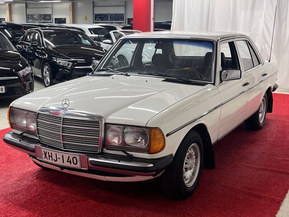 Mercedes-Benz 230