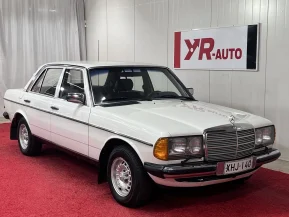 Mercedes-Benz 230