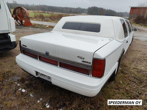 Lincoln Town Car