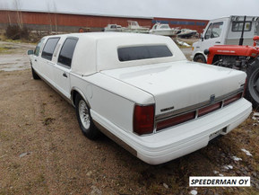 Lincoln Town Car