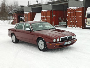 Jaguar XJ8