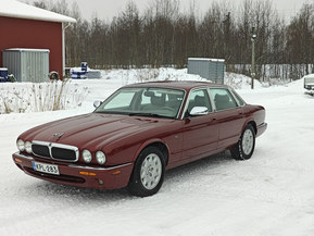 Jaguar XJ8