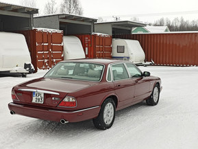 Jaguar XJ8