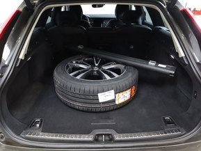 Volvo V90 Cross Country