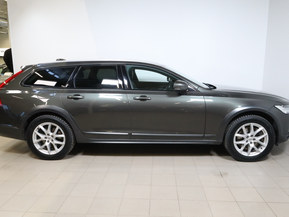 Volvo V90 Cross Country