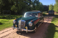 Mercedes-Benz 220