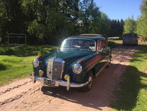 Mercedes-Benz 220