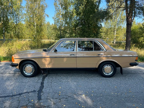 Mercedes-Benz 220