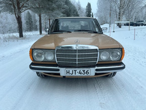 Mercedes-Benz 240