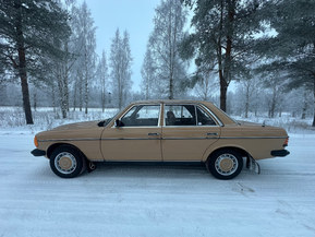 Mercedes-Benz 240