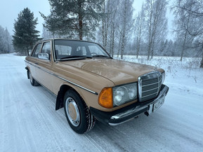 Mercedes-Benz 240