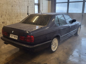 BMW 750