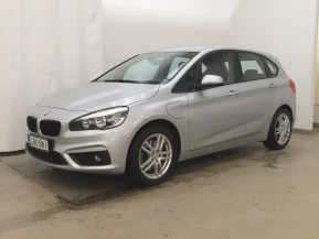 BMW 225