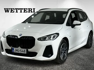 BMW 225