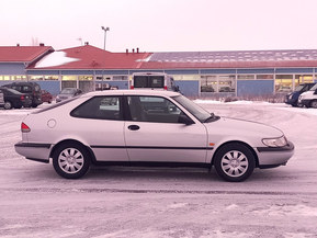 Saab 900