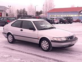 Saab 900