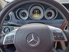 Mercedes-Benz 220