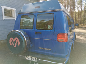 Dodge Ram B250