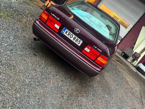 Lexus LS
