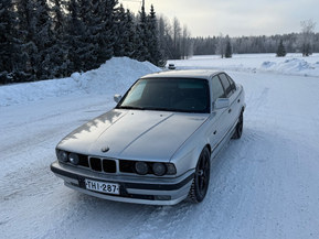 BMW 525