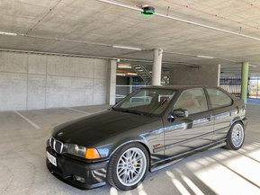 BMW 323